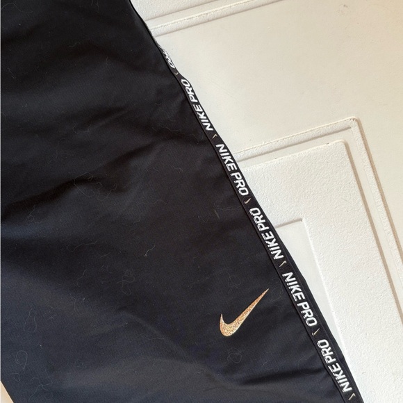 Nike Pro Legging Black with Gold Accents Size Small - Picture 2 of 5